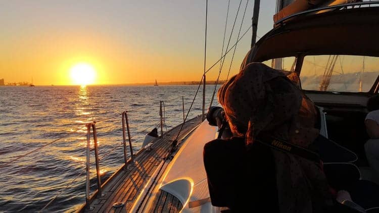 Passeio de Barco ao Pôr do Sol em Lisboa com Bebidas