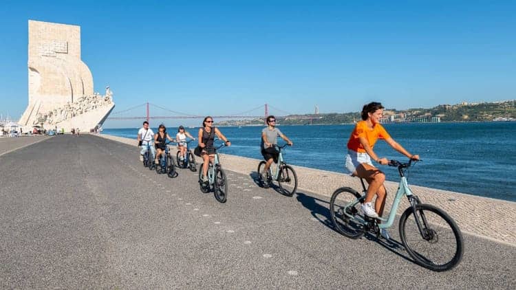 Tour de Bicicleta Ribeirinha em Lisboa: Belém ao Centro com Sabores Locais