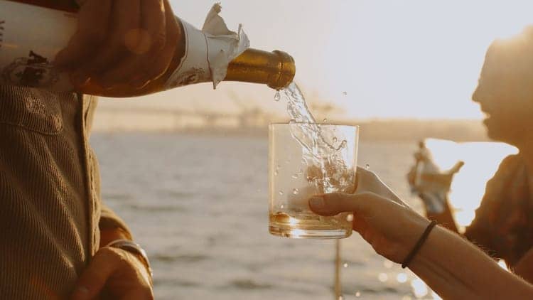 Passeio de Barco ao Pôr do Sol em Lisboa com Bebidas