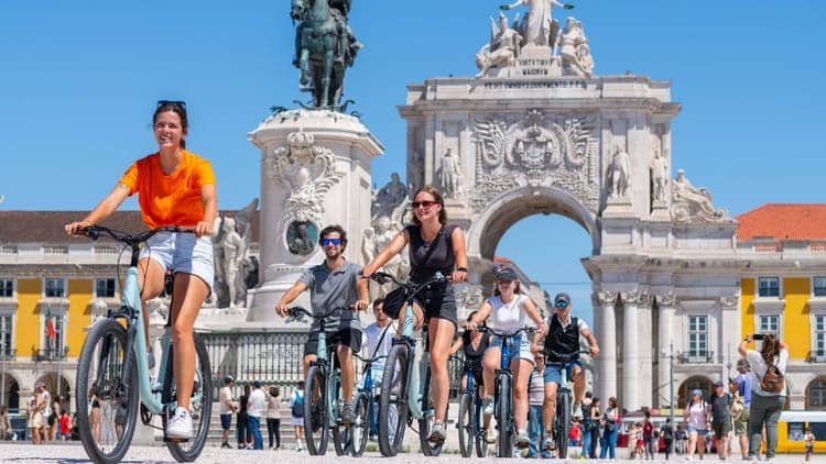 Tour de Bicicleta Ribeirinha em Lisboa: Belém ao Centro com Sabores Locais