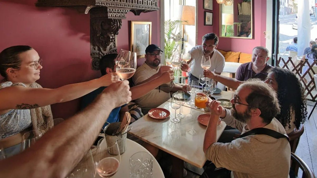 Tour de Vinho e Fado ao Vivo no Porto