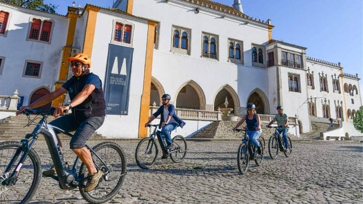 Excursão de bicicleta elétrica de Lisboa a Sintra: palácios, trilhos florestais e miradouros panorâmicos