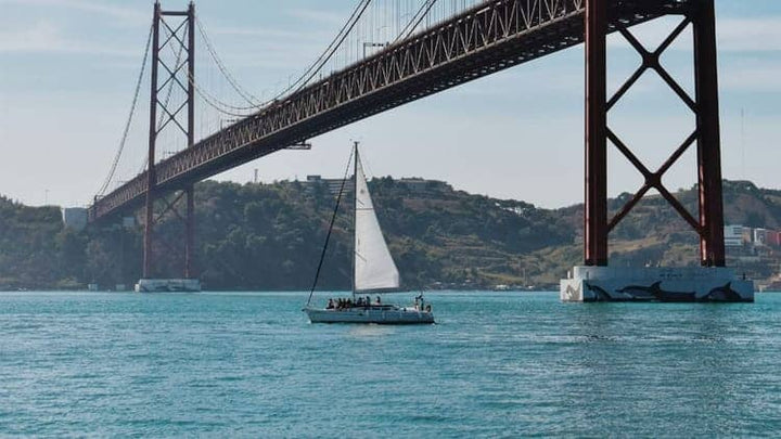 Passeio de Barco em Lisboa com Bebidas e Petiscos