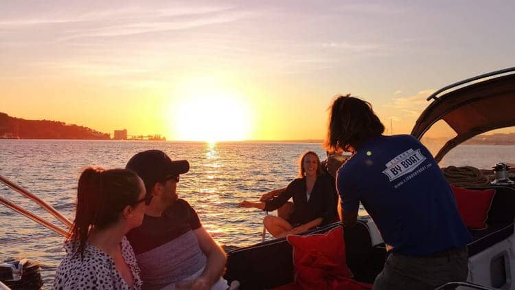 Passeio de Barco ao Pôr do Sol em Lisboa com Bebidas