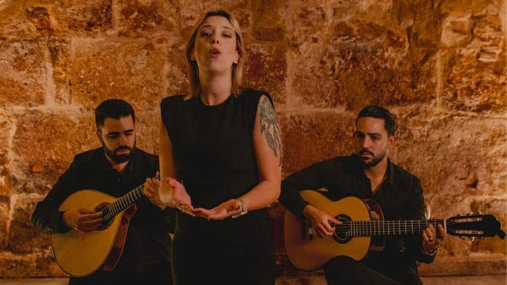 Espetáculo de Fado em Lisboa com Vinho em Local Histórico