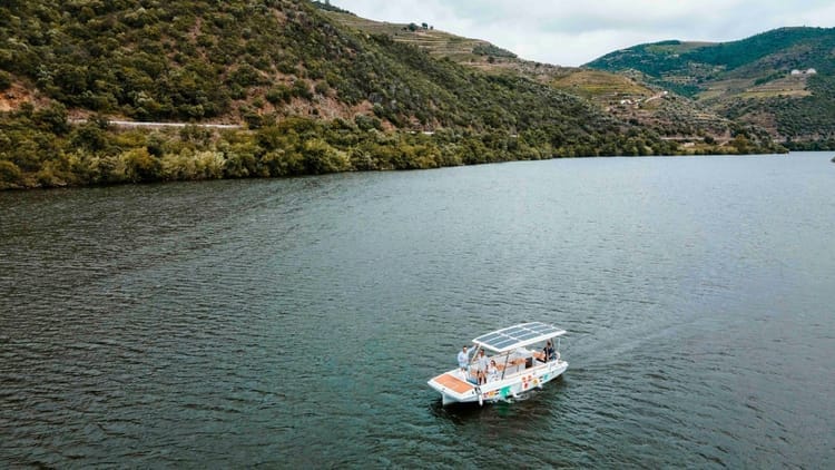 Passeio de Barco Solar do Douro com Prova de Vinhos